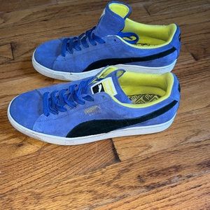 Puma Women’s blue suede sneakers EUC size 11